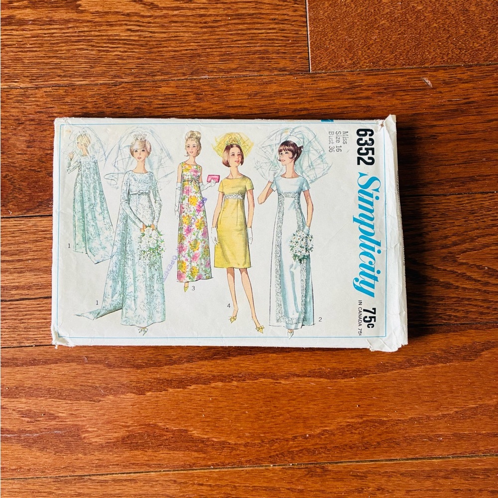 Simplicity Women's Elegant Wedding Dress Pattern